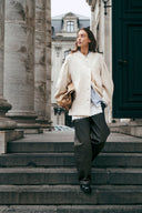 dande-boucle-mantel-jas-cloude-cream-creme-mbym-modelfoto-vooraanzicht-1