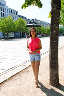 lien-mouwloze-cardigan-coral-orla-antwerp-modelfoto-vooraanzicht-3