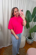 aurora-gebreide-trui-fuschia-sweet-like-you-model-vooraanzicht-3