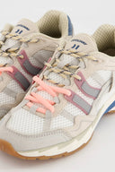 runner-2003-glow-rush-sneakers-cream-coolway-productfoto-zijaanzicht-2