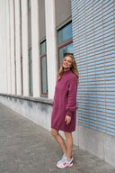 jackie-gebreide-mini-jurk-alpaca-bordeaux-orla-antwerp-productfoto-zijaanzicht-3