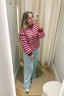 jennie-gestreepte-gebreide-trui-bordeaux-sweet-like-you-model-vooraanzicht-4