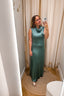 elsa-satijnen-jurk-smoke-green-sweet-like-you-model-vooraanzicht-1