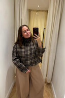 serafina-geruite-korte-jas-light-brown-lichtbruin-sweet-like-you-spiegelfoto-vooraanzicht-1