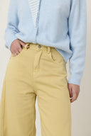 vita-barrel-balloon-denim-jeans-broek-botergeel-lichtgeel-sweet-like-you-modelfoto-detail-1