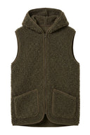 mountain-mouwloze-teddy-wollen-vest-met-capuchon-khaki-khakigroen-yoko-wool-productfoto-vooraanzicht-1