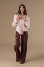 alyzee-nepleren-broek-bordeaux-adore-paris-model-vooraanzicht-3