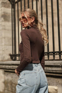 cea-col-top-chocolate-sweet-like-you-model-achteraanzicht-1