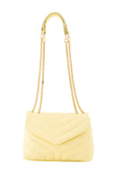 celine-leren-chevron-schoudertas-botergeel-butter-yellow-sweet-like-you-productfoto-vooraanzicht-1