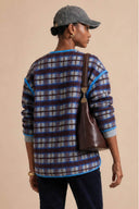patricia-geruite-jas-wolmix-blue-check-blauwmix-modelfoto-achteraanzicht-1