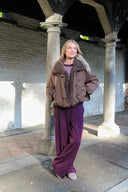 aurelio-gewatteerde-korte-teddy-jas-adoré-paris-chocolat-brown-lookfoto-vooraanzicht-3