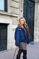 aurelio-gewatteerde-korte-teddy-jas-adoré-paris-navy-lookfoto-zijaanzicht