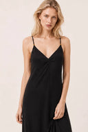 Lutecia Maxi V-Hals Jurk | Adoré Paris