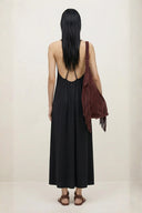 lutecia-maxi-jurk-black-adore-paris-modelfoto-achteraanzicht-1