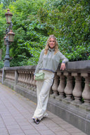 evelyn-wijde-denim-jeans-broek-beige-sweet-like-you-sienna-lookfoto-vooraanzicht-1