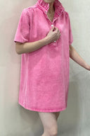 jaimy-mini-denim-jeans-jurk-fuchsia-sweet-like-you-modelfoto-vooraanzicht-1