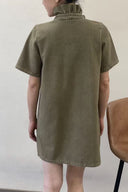 jaimy-mini-denim-jeans-jurk-khaki-sweet-like-you-modelfoto-achteraanzicht-1