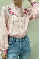 ginny-geruite-broderie-hemd-blouse-rose-sweet-like-you-modelfoto-vooraanzicht-5