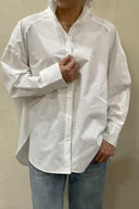 georgienne-oversized-hemd-blouse-ecru-sweet-like-you-modelfoto-vooraanzicht-1