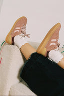 goal-salmon-suede-sneakers-coolway-productfoto-zijaanzicht-1