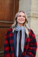 avrael-kasjmier-wollen-sjaaltje-light-grey-lichtgrijs-suncoo-paris-lookfoto-vooraanzicht-1