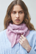 avrael-kasjmier-sjaaltje-rose-roze-suncoo-paris-modelfoto-vooraanzicht-1