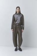 just-nepleren-balloon-barrel-broek-khakigroen-suncoo-paris-modelfoto-vooraanzicht-1