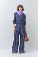 julio-pantalon-geklede-wijde-broek-raw-blue-blauw-suncoo-paris-modelfoto-vooraanzicht-1