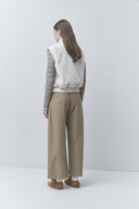 doodle-nepbonten-mouwloze-zachte-vest-creme-suncoo-paris-modelfoto-achteraanzicht-1