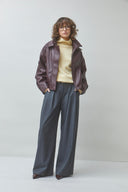 early-nepleren-biker-jas-prune-bordeaux-suncoo-paris-modelfoto-vooraanzicht-2