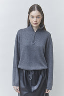 pristo-gebreide-strass-sweater-carbone-grijs-suncoo-paris-modelfoto-vooraanzicht-1