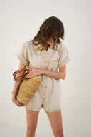 janne-denim-jeans-playsuit-sweet-like-you-beige-modelfoto-vooraanzicht-1