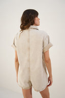 janne-denim-jeans-playsuit-sweet-like-you-beige-modelfoto-achteraanzicht-1