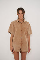 janne-denim-jeans-playsuit-sweet-like-you-choco-modelfoto-vooraanzicht-1