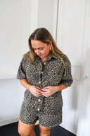 janne-luipaard-denim-jeans-playsuit-leopard-sweet-like-you-model-vooraanzicht-4