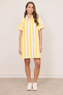 Johanna-gestreepte-mini-denim-jeans-jurk-yellow-sweet-like-you-modelfoto-vooraanzicht-2