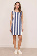janie-gestreepte-mini-denim-jeans-jurk-blue-sweet-like-you-modelfoto-vooraanzicht-1
