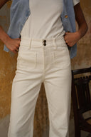 elena-denim-jeans-broek-white-sweet-like-you-modelfoto-close-up-2