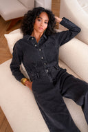 charly-denim-jeans-jumpsuit-dark-grey-sweet-like-you-model-vooraanzicht-1