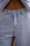 victus-denim-jeans-short-denim-sweet-like-you-model-detail-1