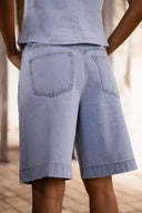 victus-denim-jeans-short-denim-sweet-like-you-model-vooraanzicht-2