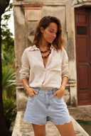 fleur-denim-short-lichtblauw-sweet-like-you-modelfoto-vooraanzicht-4