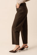 bony-barrel-denim-jeans-broek-chocolate-brown-chocoladebruin-sweet-like-you-modelfoto-zijaanzicht-1