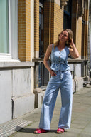 juna-denim-jeans-mouwloos-vest-gilet-light-blue-sweet-like-you-modelfoto-vooraanzicht-3