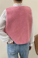 justine-teddy-mouwloos-vest-roze-sweet-like-you-modelfoto-achteraanzicht-1