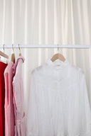beth-broderie-blouse-wit-sweet-like-you-etalagefoto-vooraanzicht-1
