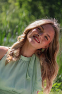 Cassia-oorbellen-green-sweet-like-you-modelfoto-vooraanzicht-2