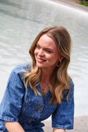Briony-oorbellen-gold-sweet-like-you-modelfoto-vooraanzicht-5