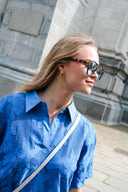 Briony-oorbellen-gold-sweet-like-you-modelfoto-vooraanzicht-8