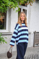 lamour-suede-hart-schoudertas-donkerbruin-sweet-like-you-lookfoto-zijaanzicht-2